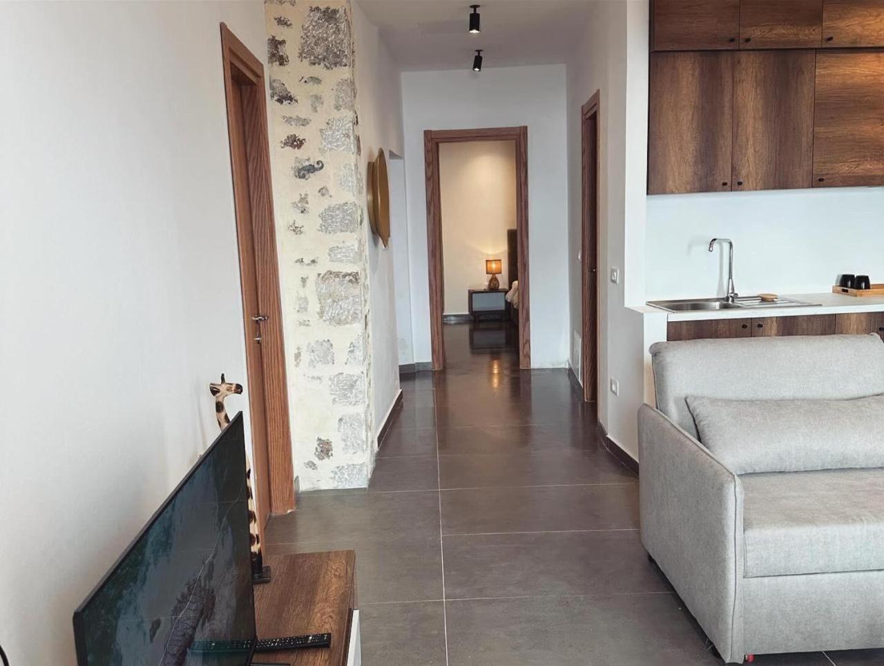 Lion'S Villa Vlore Exterior photo