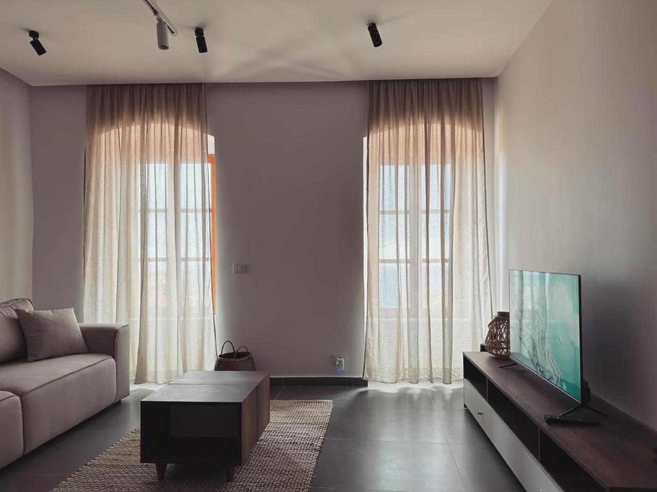 Lion'S Villa Vlore Exterior photo
