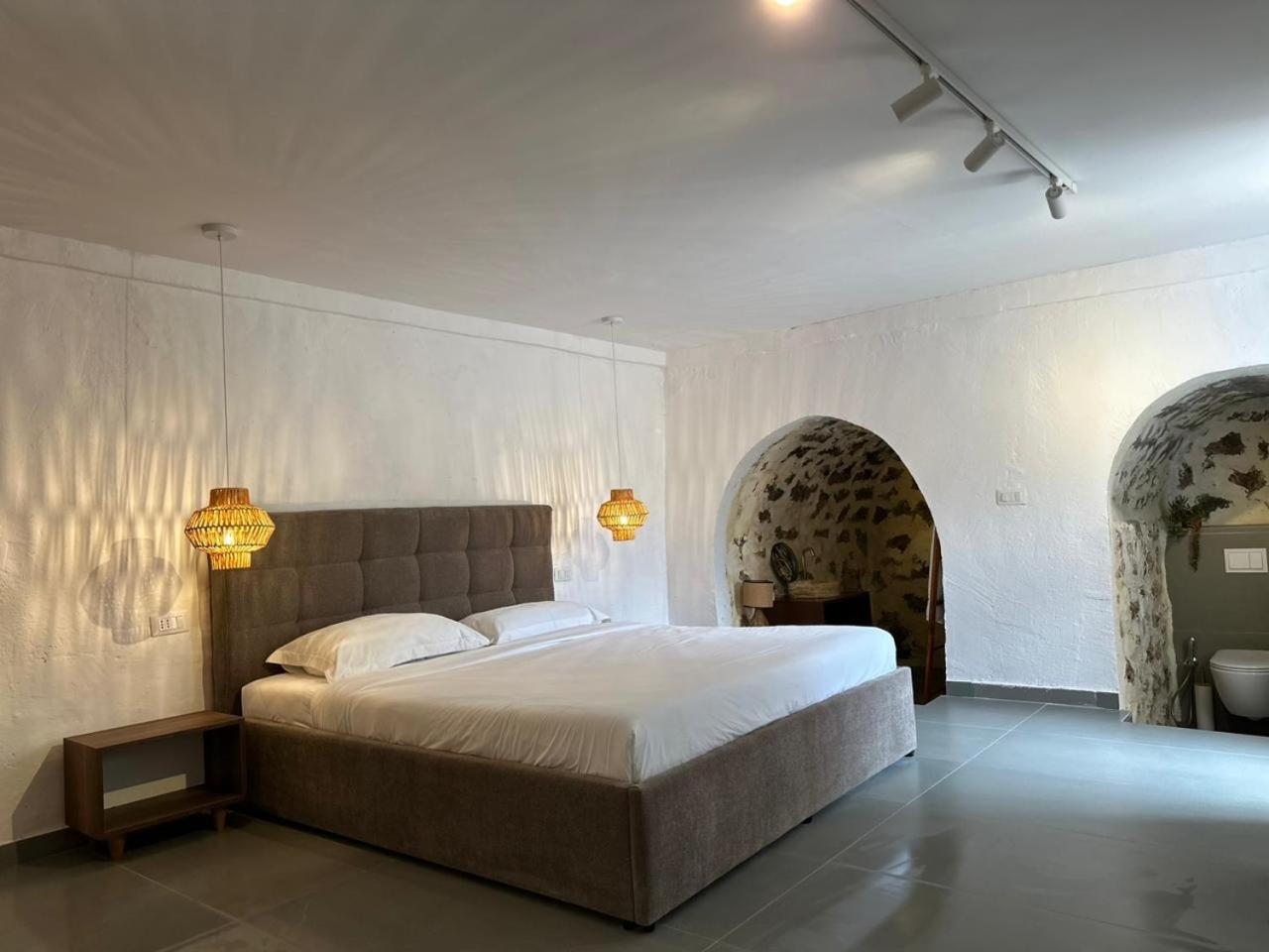 Lion'S Villa Vlore Exterior photo