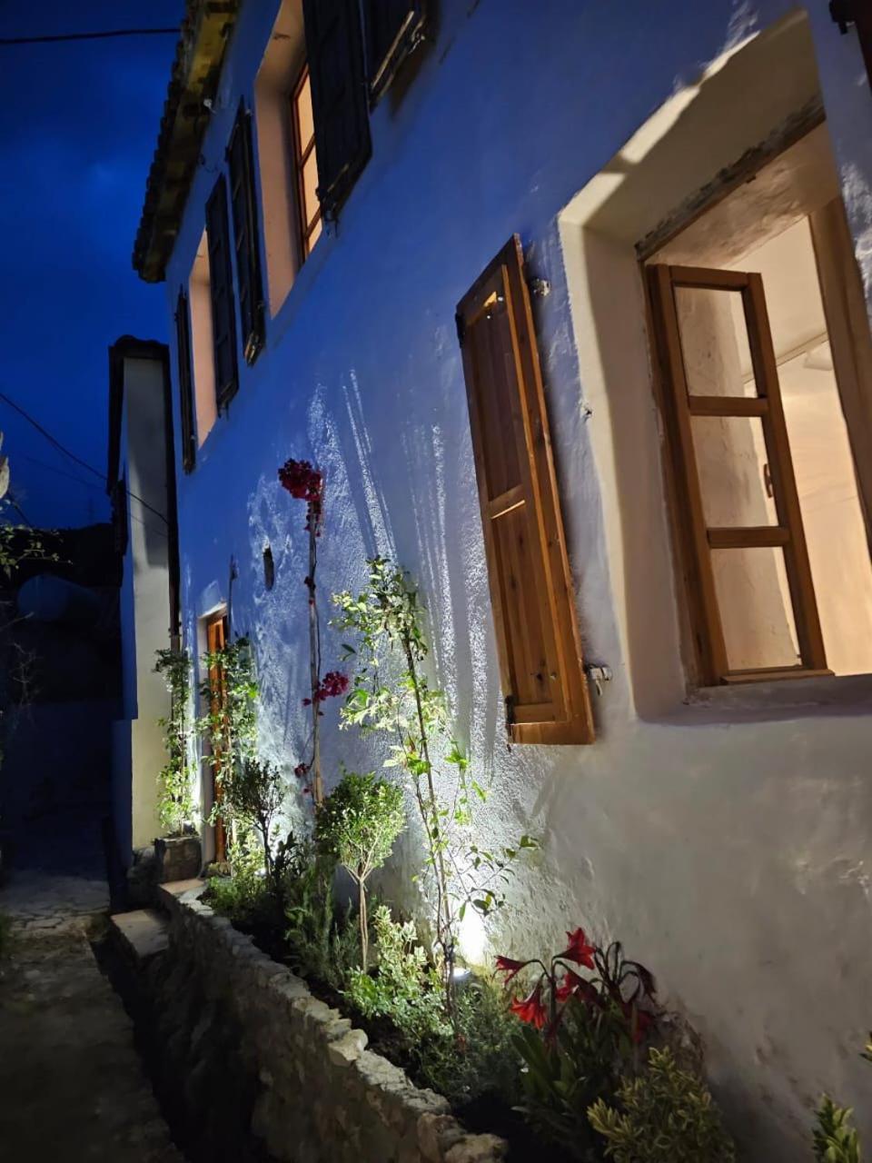 Lion'S Villa Vlore Exterior photo